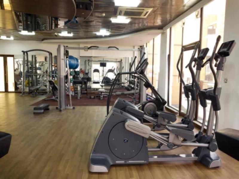 Club Florence Гургаон Екстериор снимка